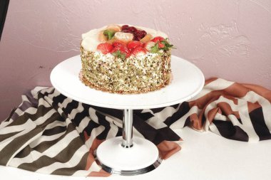 Masada lezzetli bir pasta var.