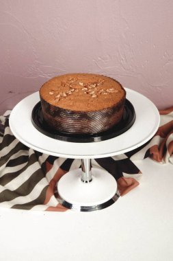 Masada lezzetli bir pasta var.