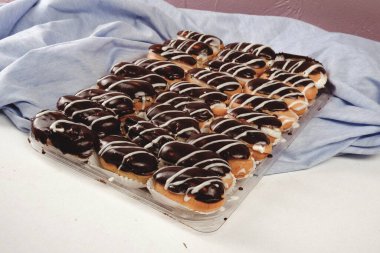 Masada lezzetli bir pasta var.