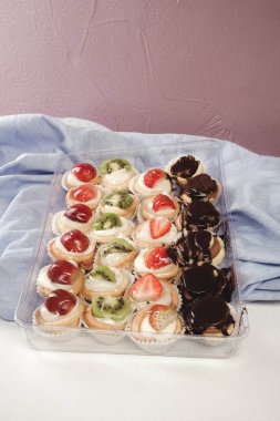 Masada lezzetli bir pasta var.