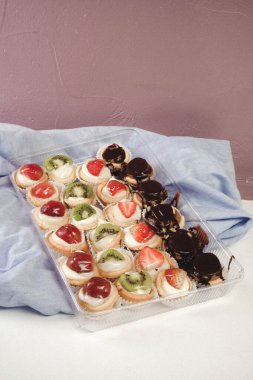 Masada lezzetli bir pasta var.