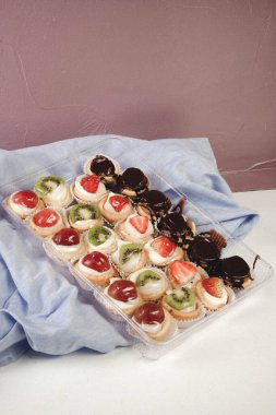 Masada lezzetli bir pasta var.