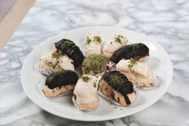 Masada lezzetli bir pasta var.