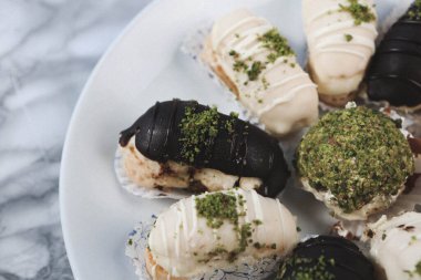 Masada lezzetli bir pasta var.