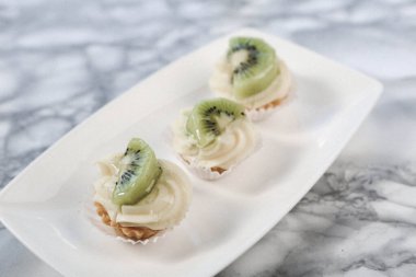 Masada lezzetli bir pasta var.