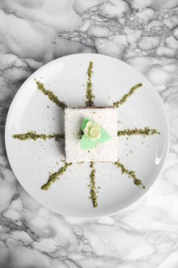 Masada lezzetli bir pasta var.