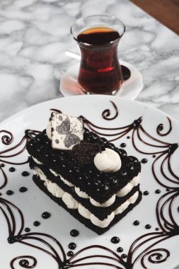 Masada lezzetli bir pasta var.