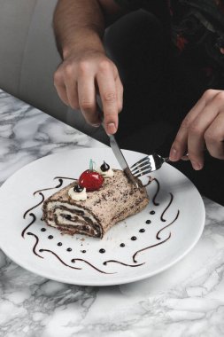 Masada lezzetli bir pasta var.