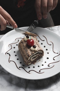 Masada lezzetli bir pasta var.