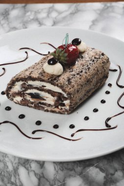 Masada lezzetli bir pasta var.