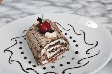 Masada lezzetli bir pasta var.