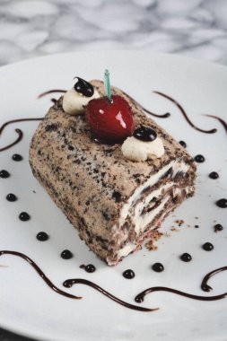 Masada lezzetli bir pasta var.