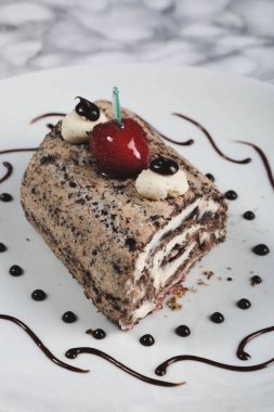 Masada lezzetli bir pasta var.