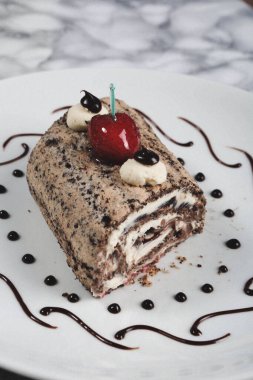 Masada lezzetli bir pasta var.