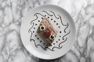 Masada lezzetli bir pasta var.