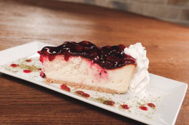 Masada lezzetli bir pasta var.