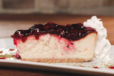 Masada lezzetli bir pasta var.