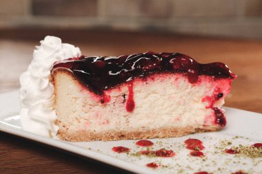 Masada lezzetli bir pasta var.