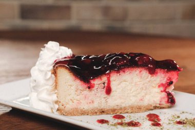 Masada lezzetli bir pasta var.