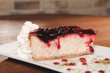 Masada lezzetli bir pasta var.