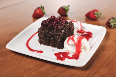 Masada lezzetli bir pasta var.