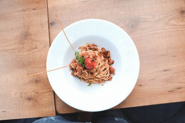 Lezzetli soslu lezzetli klasik İtalyan makarnası..