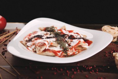 Lezzetli soslu lezzetli klasik İtalyan makarnası..