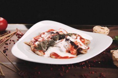 Lezzetli soslu lezzetli klasik İtalyan makarnası..