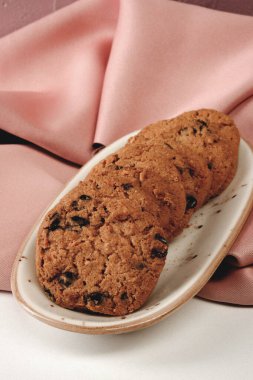 Koyu çikolata parçaları ile tanımlama