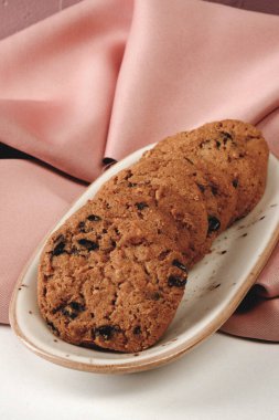 Koyu çikolata parçaları ile tanımlama