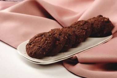 Koyu çikolata parçaları ile tanımlama