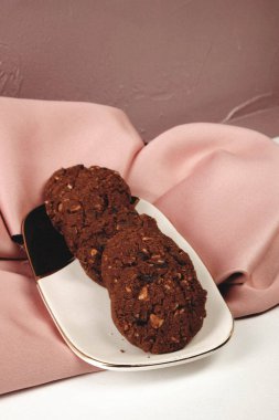 Koyu çikolata parçaları ile tanımlama