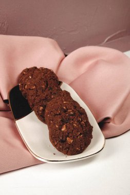 Koyu çikolata parçaları ile tanımlama