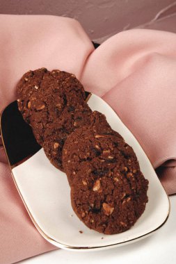 Koyu çikolata parçaları ile tanımlama