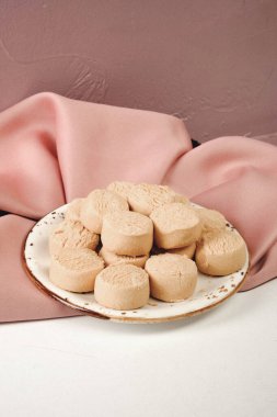 Koyu çikolata parçaları ile tanımlama