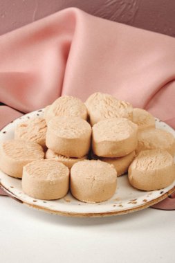 Koyu çikolata parçaları ile tanımlama