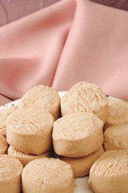 Koyu çikolata parçaları ile tanımlama