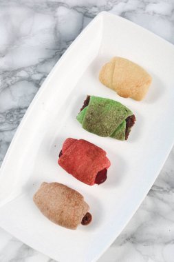 Koyu çikolata parçaları ile tanımlama