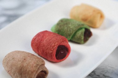 Koyu çikolata parçaları ile tanımlama