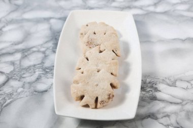 Koyu çikolata parçaları ile tanımlama