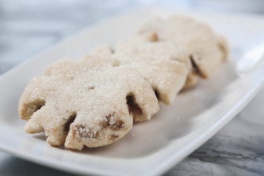 Koyu çikolata parçaları ile tanımlama