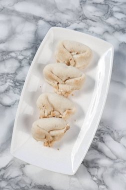 Koyu çikolata parçaları ile tanımlama