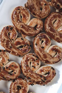 Koyu çikolata parçaları ile tanımlama