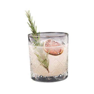 Lokantadaki masada alkol kokteyli.