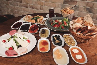 zengin ve leziz Türk Kahvaltı