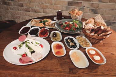 zengin ve leziz Türk Kahvaltı