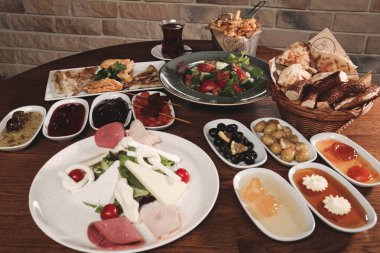 zengin ve leziz Türk Kahvaltı