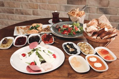 zengin ve leziz Türk Kahvaltı