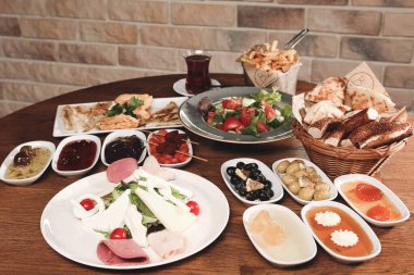 zengin ve leziz Türk Kahvaltı