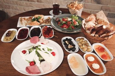 zengin ve leziz Türk Kahvaltı